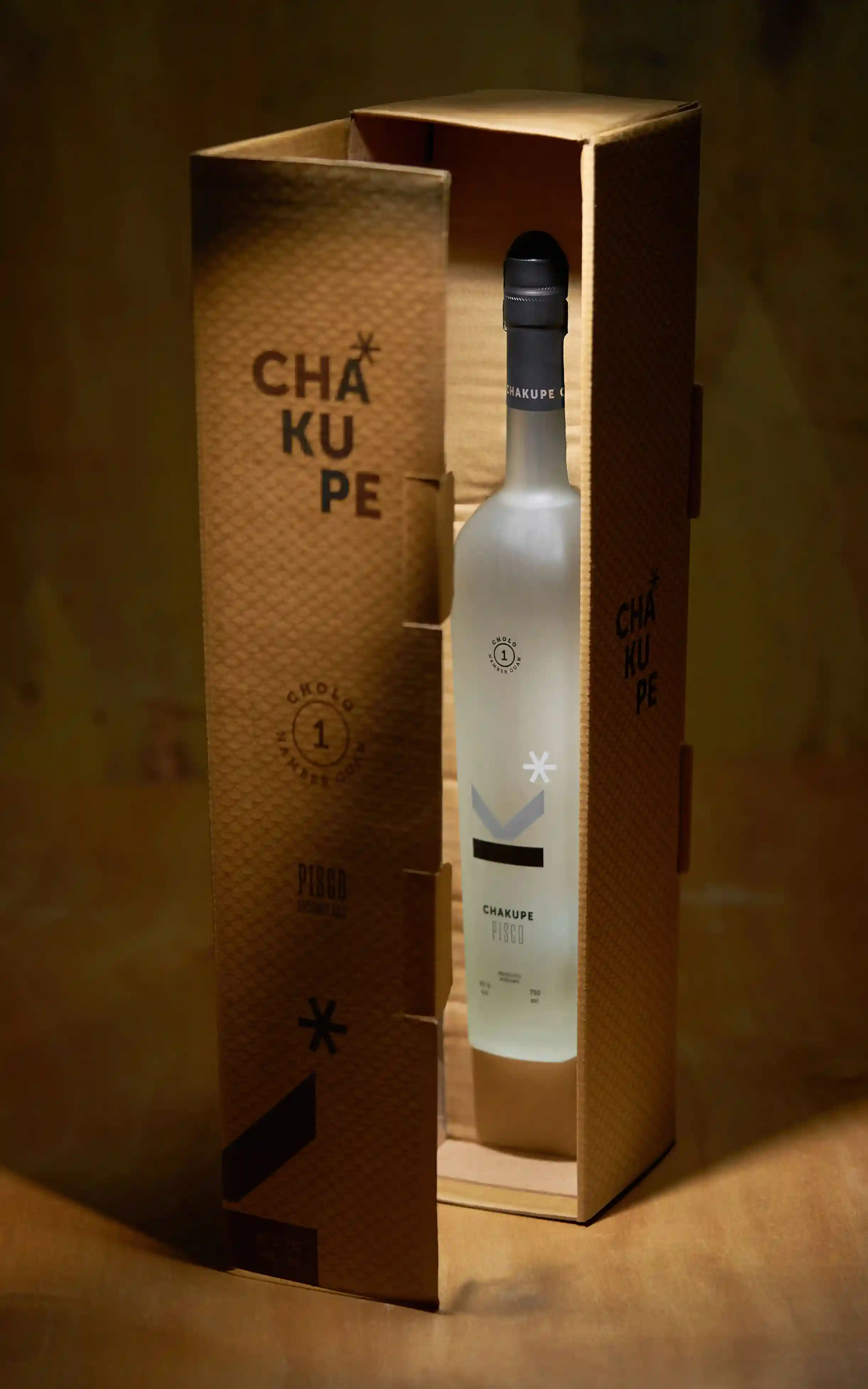 pisco caja dentro